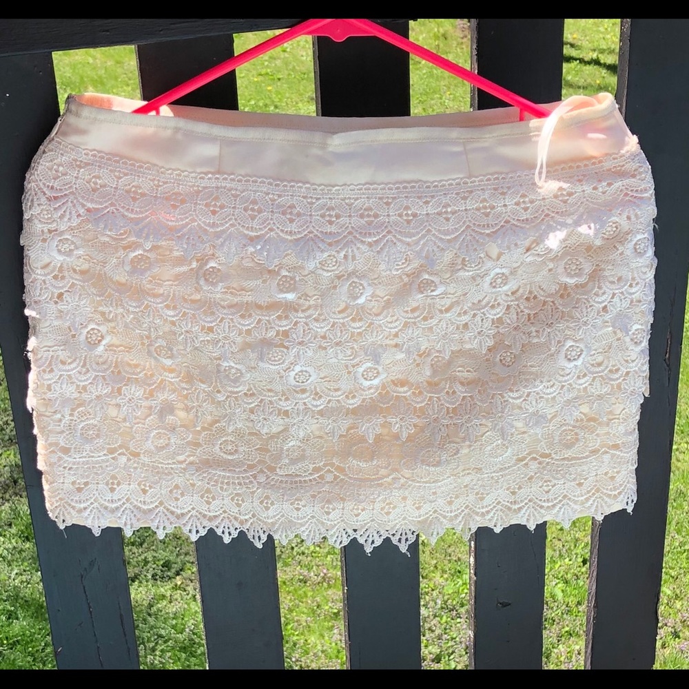 Women’s Lacey Mini Skirt Cream Small